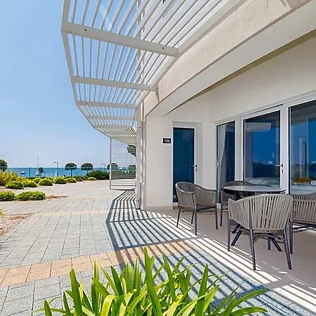 Szálloda Azur With Sea View