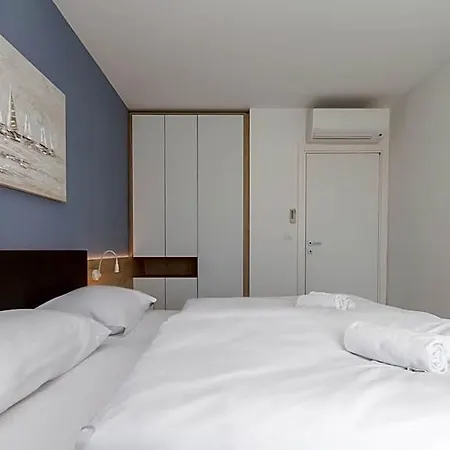 Azur With Sea View Умаг
